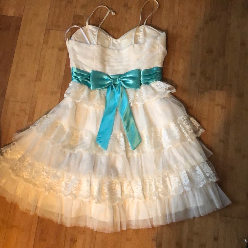 Dress - Picture 2 of 2